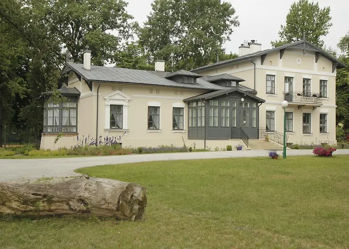 Lawendowy Dworek Inn 3*